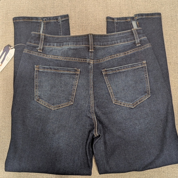 NWT Time and Tru Women's HIgh Rise Dark Wash Slit Hem Straight Leg Jeans, size 8 - Picture 5 of 7